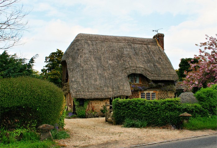 Thatched cottage in Calne, Wiltshire, United Kingdom