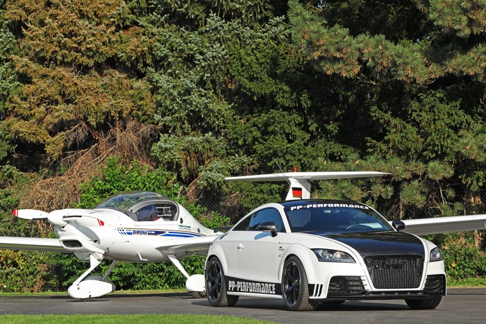 Audi TT RS Black and White Edition with Airplane