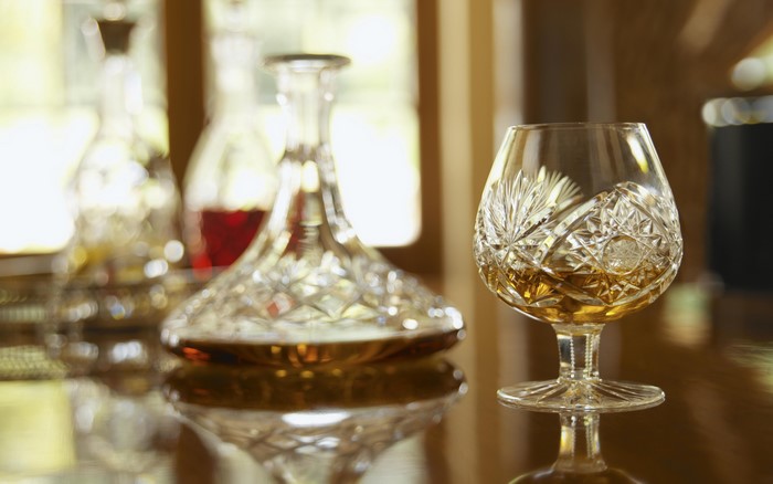 Crystal decanter and glass of whisky