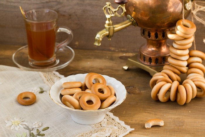 Tea and bagels with a samovar