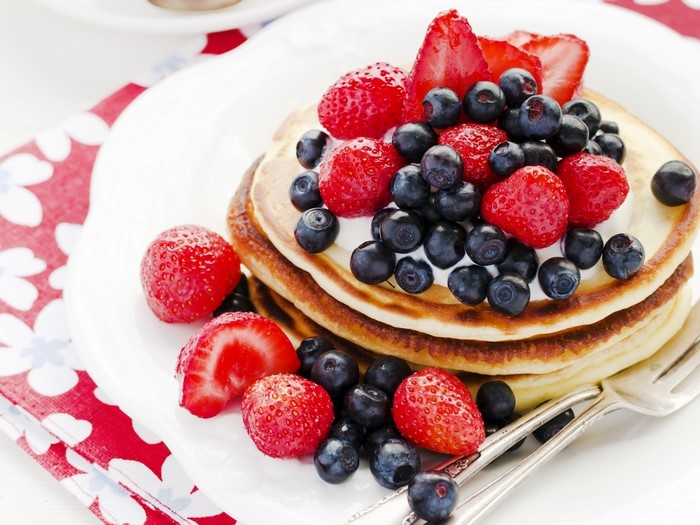 Pancakes with Strawberries and Blueberries