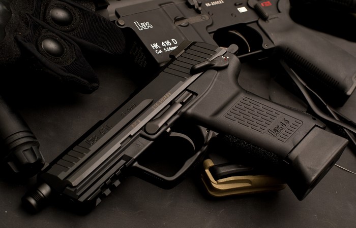 HK45 pistol and HK 416 D rifle