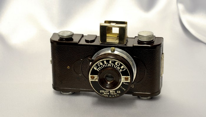 Falcon Miniature Camera by Utility Mfg. Co.