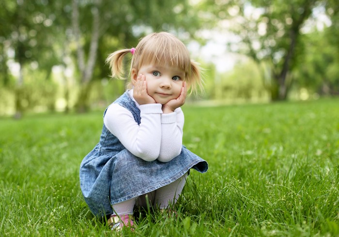 Little girls Grass