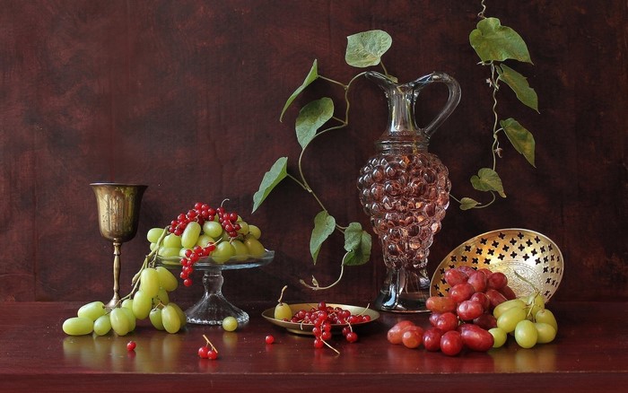 Still-life with grapes, currants, and a jug