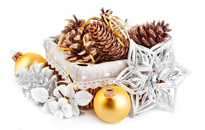 Christmas decorations with pine cones and ornaments
