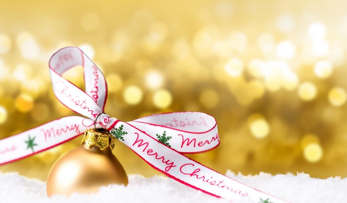 Christmas ornament with Merry Christmas ribbon