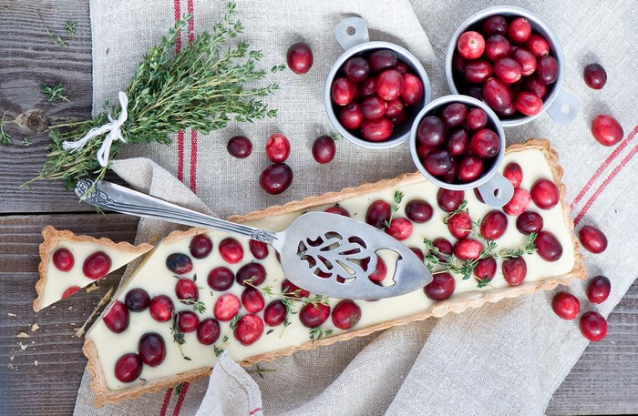 Cranberry Tart with Thyme and Fresh Cranberries