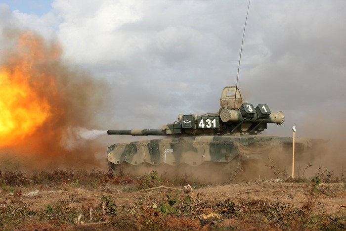 T-80 Tank Firing