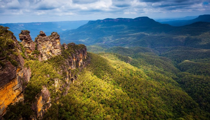 The Three Sisters rock formation in Blue Mountains National Park, Australia
