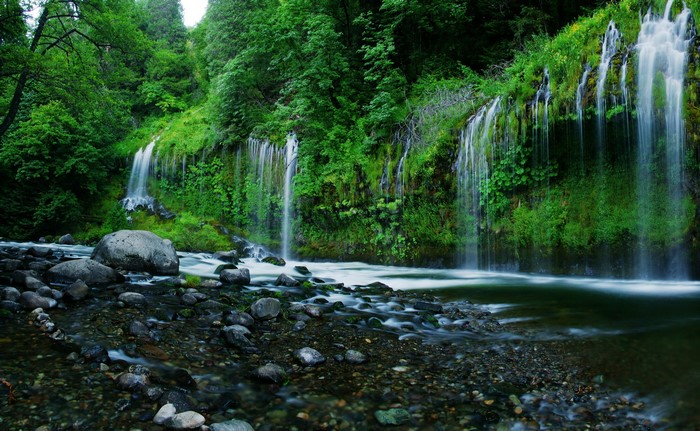 Mossbrae Falls, California, USA