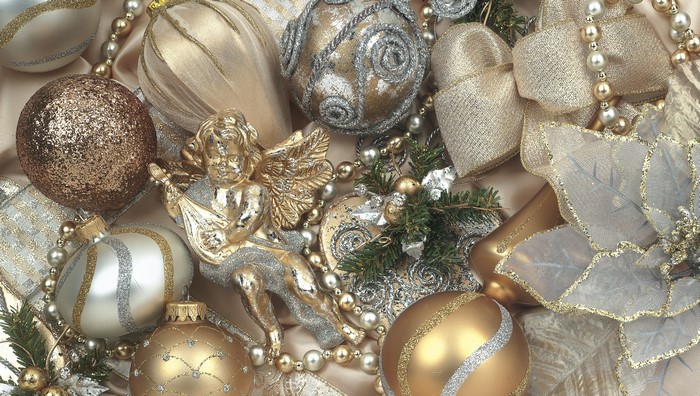 Christmas Ornaments and Decorations