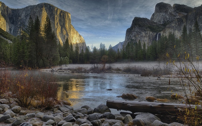 Yosemite Valley with El Capitan and Bridalveil Fall