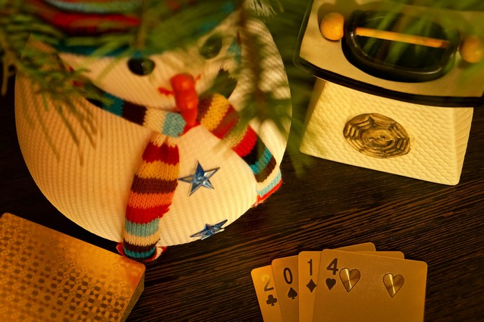 4K Christmas Snowman and Playing Cards