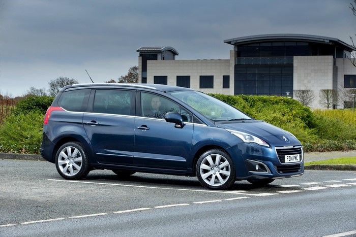 2014 Peugeot 5008 Blue Side View