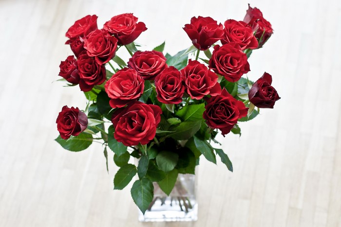 Bouquet of red roses in a vase