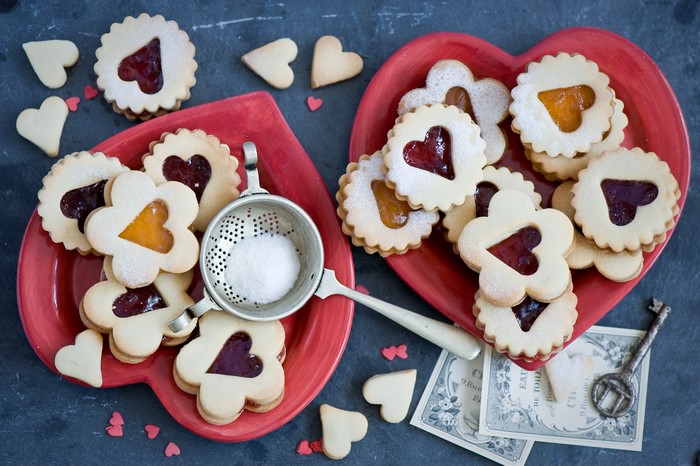 Heart-shaped jam-filled cookies on Valentine's Day