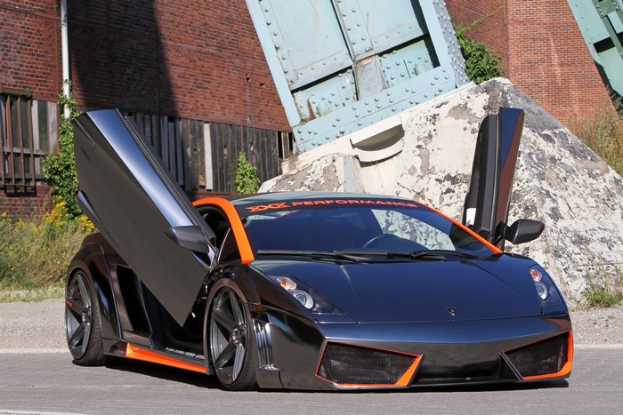 Lamborghini Gallardo LP560-4 with opened doors