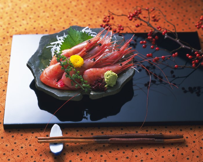 Shrimp sashimi with wasabi and garnish