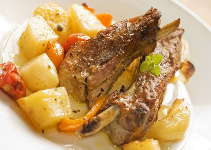Roasted ribs with potatoes and carrots