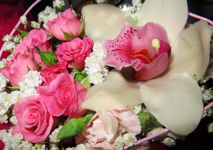 Pink roses and orchid bouquet
