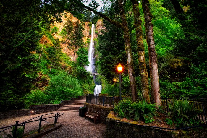 Multnomah Falls in Oregon with a bridge and park