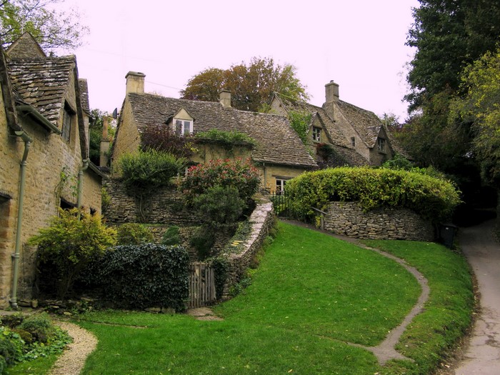 Bibury, Gloucestershire, England - Stone Cottages and Gardens
