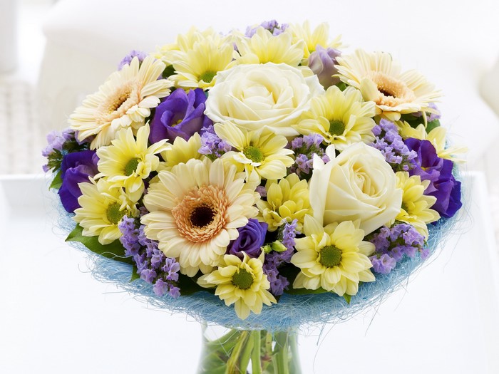 Bouquet of Roses, Gerberas, Eustoma, and Chrysanthemums