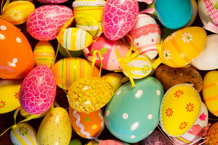 Many colorful Easter eggs