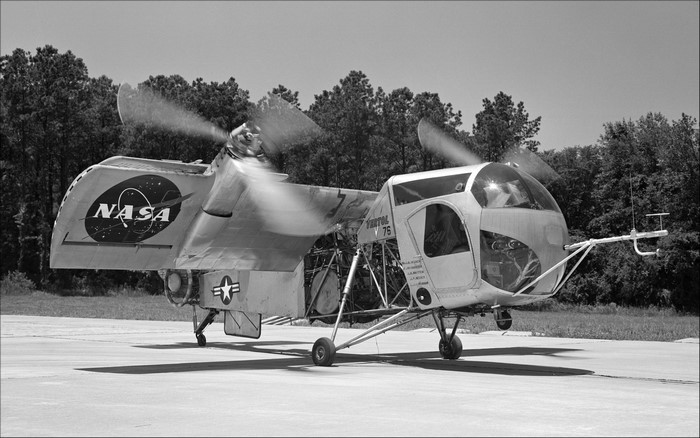 NASA VZ-2 Convertiplane on a runway