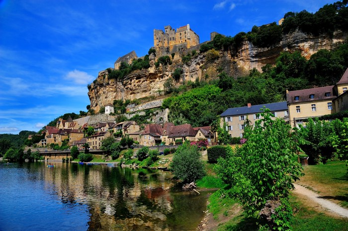 Beynac et Cazenac, France, with castle and river