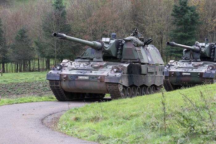 German Panzerhaubitze 2000 self-propelled howitzers