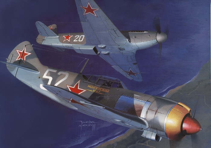 Yak-9P and La-5 FN airplanes in flight