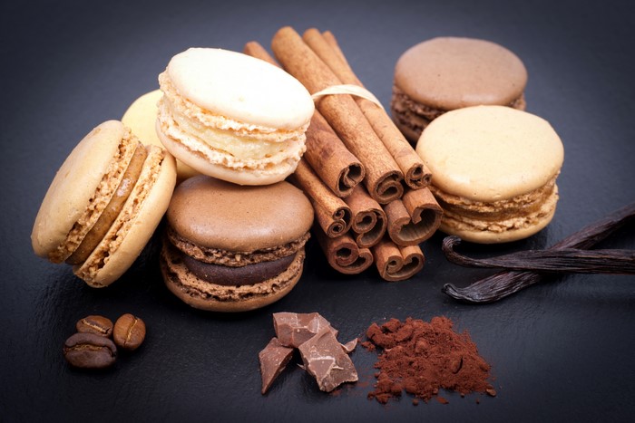 Macarons with Cinnamon, Vanilla, Coffee Beans, and Chocolate