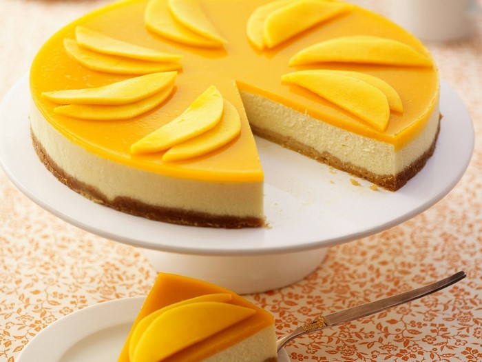 Mango Cheesecake with Sliced Mango Topping