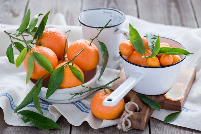 4K Kumquats and Mandarins with Leaves