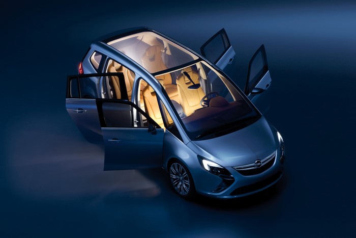 Opel Zafira Tourer with open doors