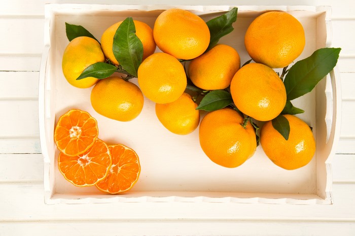 4K Mandarine Citrus Fruits on a Tray