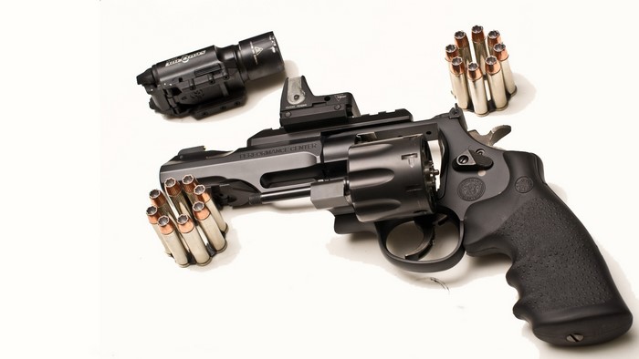 Smith & Wesson 327 TRR8 Revolver with Ammunition and Light