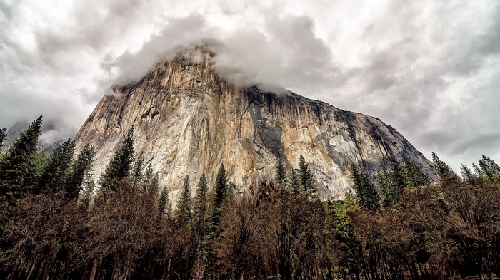 El Capitan Yosemite National Park cloudy day