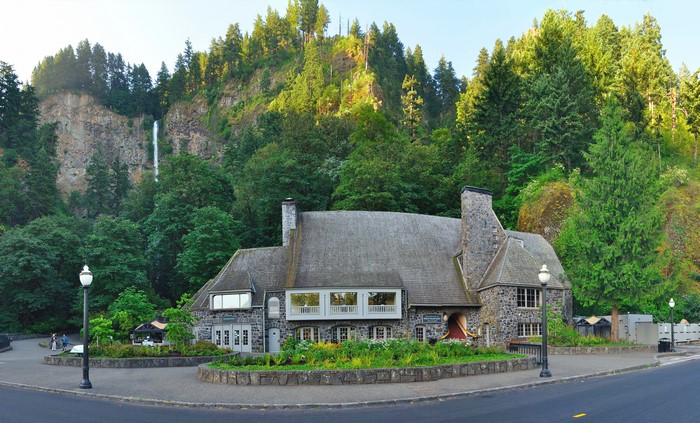 Multnomah Falls Lodge and Waterfall in USA