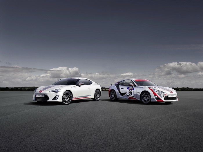 Two Toyota GT86 Cup Edition cars on a track