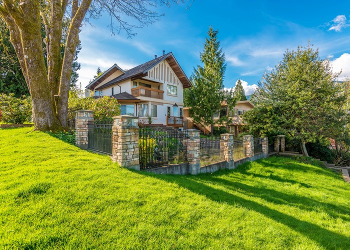 4K Houses with Grass and Fence