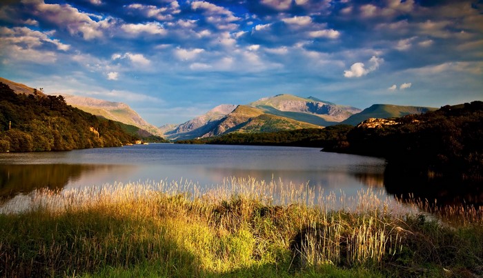 Lake and Mountains in Snowdonia National Park