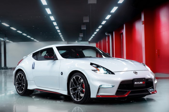 White 2015 Nissan 370Z Nismo
