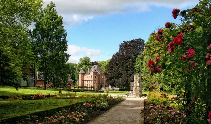 Coloma Rose Garden in Belgium with Castle and Roses