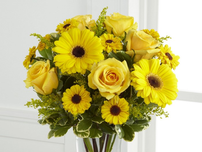 Yellow Roses and Gerberas Flower Bouquet