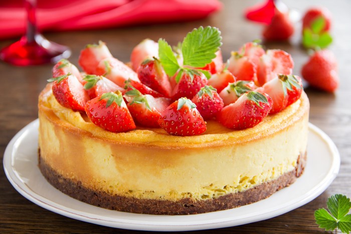 Strawberry Cheesecake with Fresh Strawberries