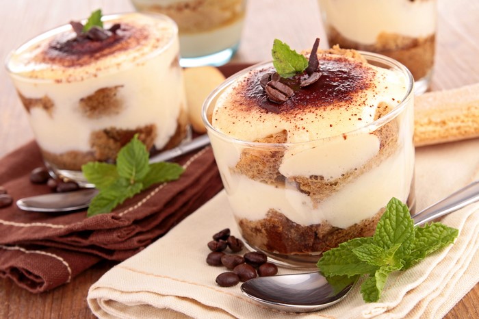 4K Tiramisu Desserts in Glasses
