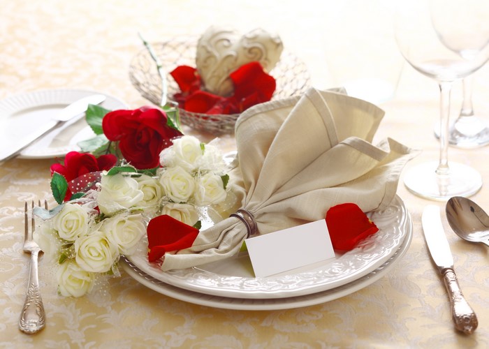 Table setting with roses and place card